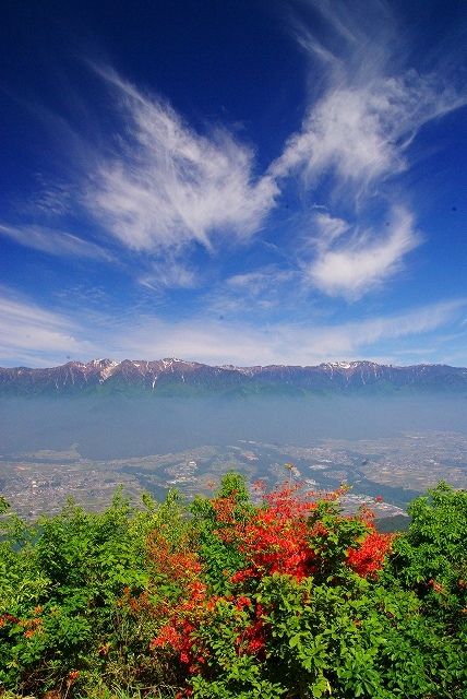 陣馬形山山頂からの風景の写真です