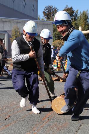 丸太レースの写真です