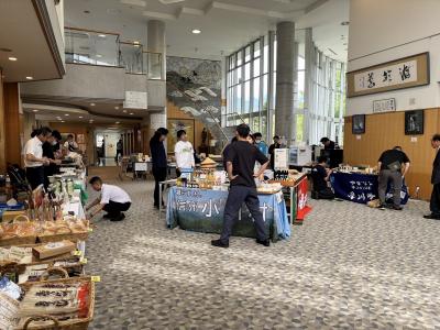 美しい村マルシェの様子